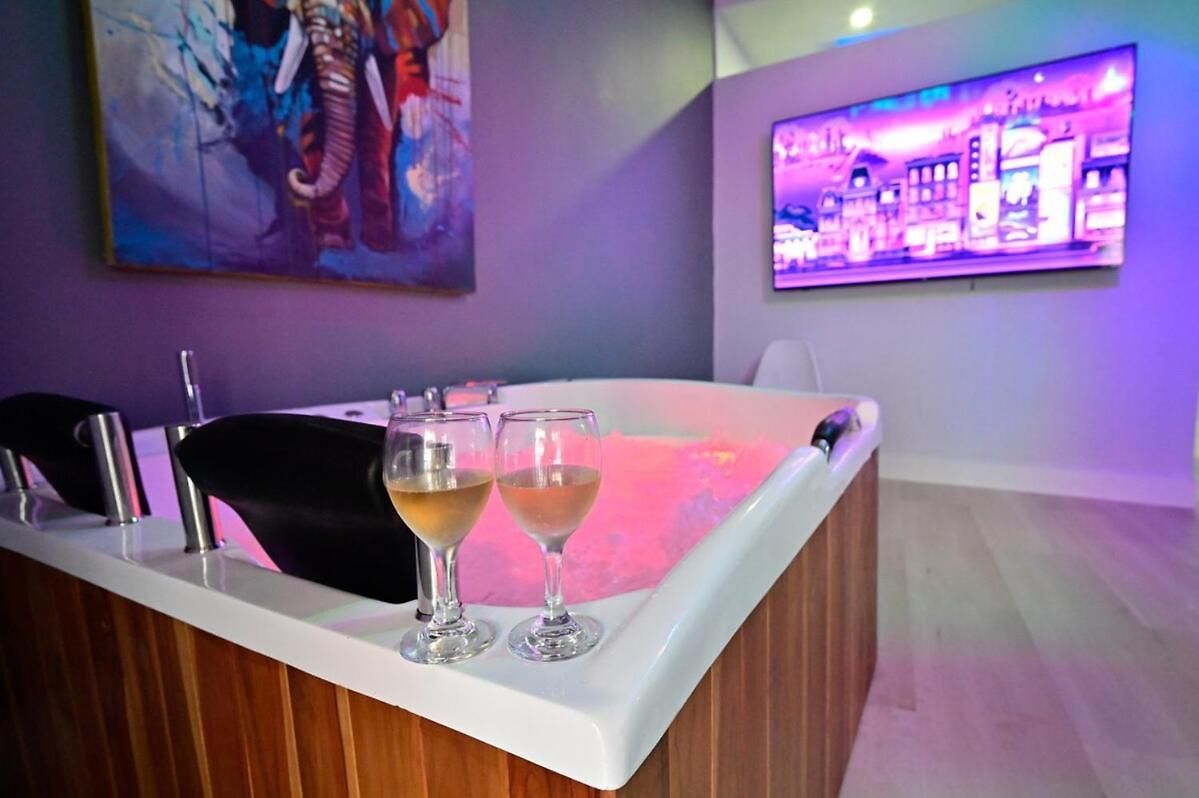Apartamento Walled Visitors Ok 5 Bedroom With Jacuzzi Cartagena