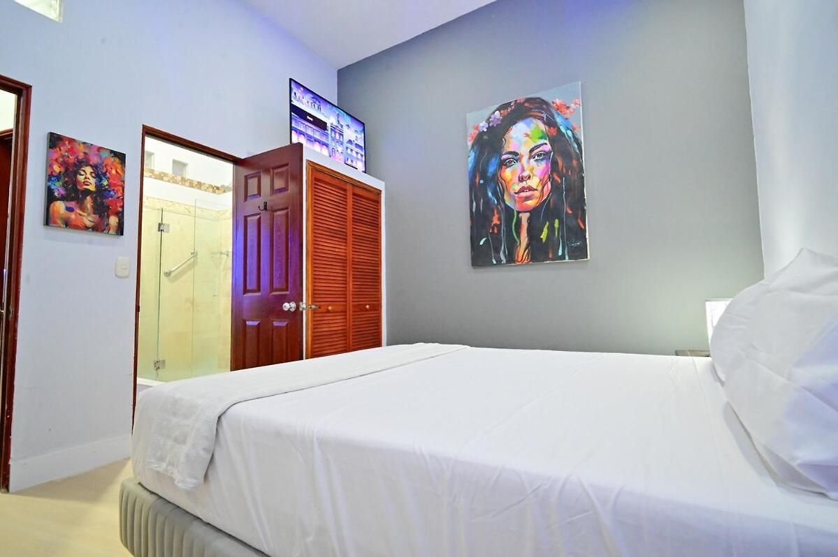 Walled Visitors Ok 5 Bedroom With Jacuzzi Apartamento