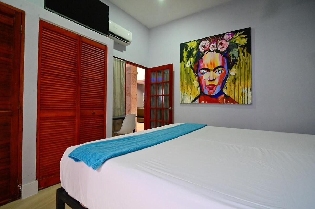 Walled Visitors Ok 5 Bedroom With Jacuzzi Apartamento