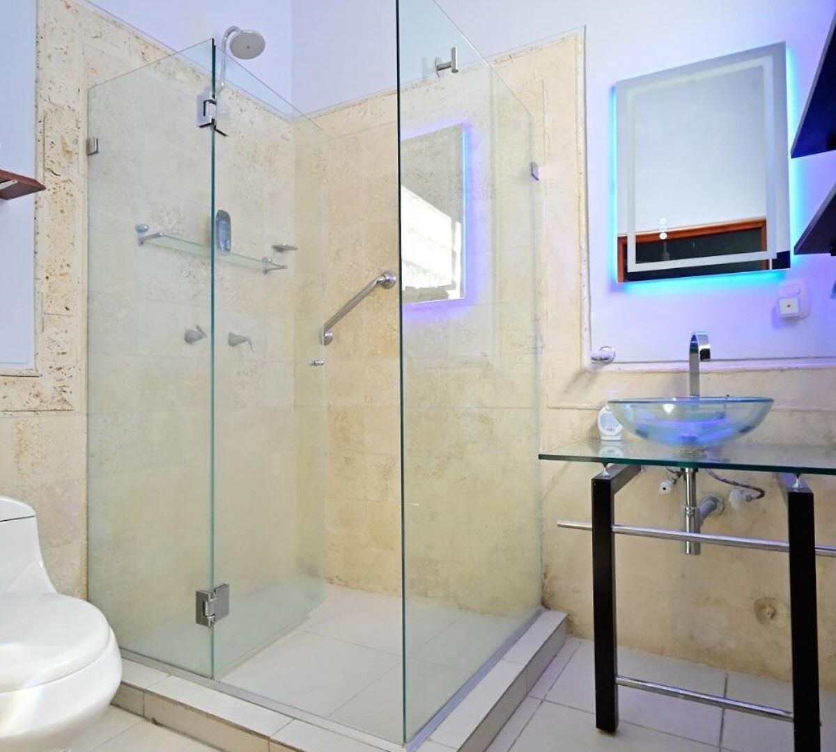 Walled Visitors Ok 5 Bedroom With Jacuzzi Apartamento *
