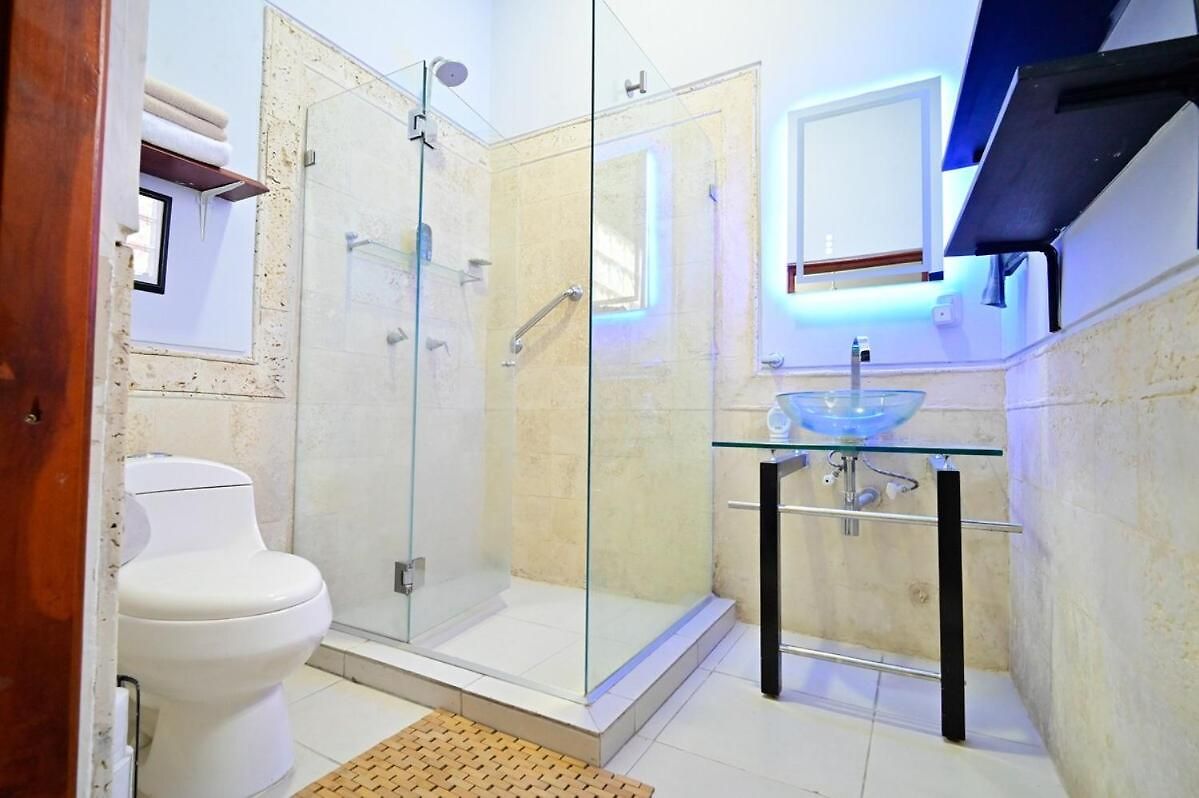 Walled Visitors Ok 5 Bedroom With Jacuzzi
