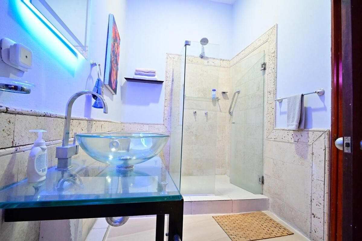 Walled Visitors Ok 5 Bedroom With Jacuzzi Cartagena