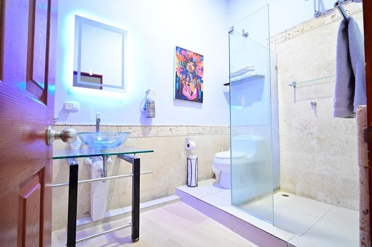 Walled Visitors Ok 5 Bedroom With Jacuzzi
