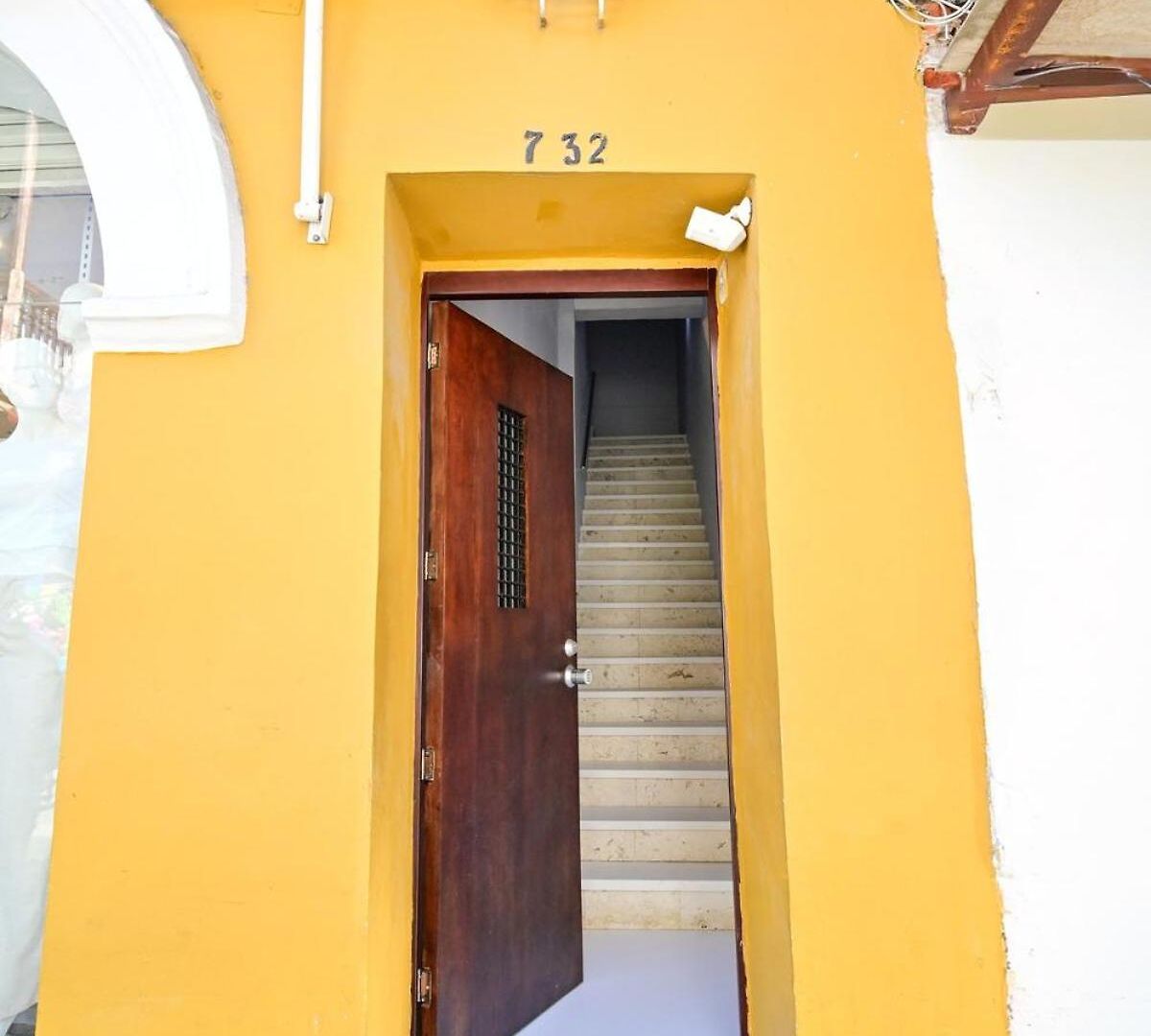 Walled Visitors Ok 5 Bedroom With Jacuzzi Apartamento
