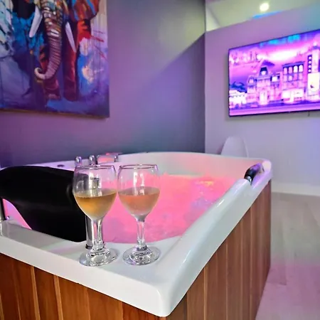 Apartamento Walled Visitors Ok 5 Bedroom With Jacuzzi Cartagena