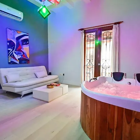 Walled Visitors Ok 5 Bedroom With Jacuzzi *