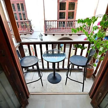 Walled Visitors Ok 5 Bedroom With Jacuzzi *