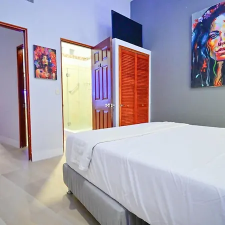 Walled Visitors Ok 5 Bedroom With Jacuzzi Cartagena