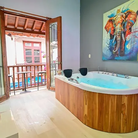 Walled Visitors Ok 5 Bedroom With Jacuzzi *