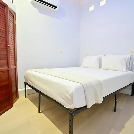 Walled Visitors Ok 5 Bedroom With Jacuzzi * Cartagena