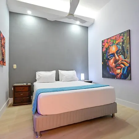 Walled Visitors Ok 5 Bedroom With Jacuzzi Apartamento Cartagena