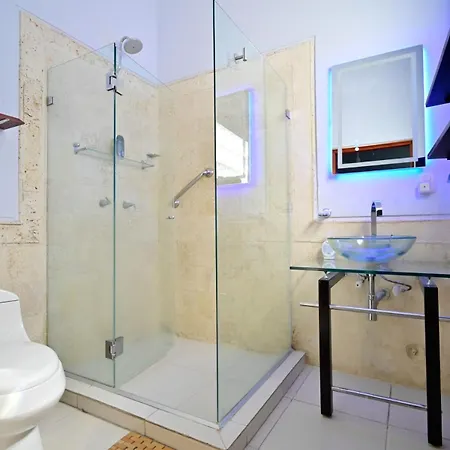 Walled Visitors Ok 5 Bedroom With Jacuzzi Apartamento *