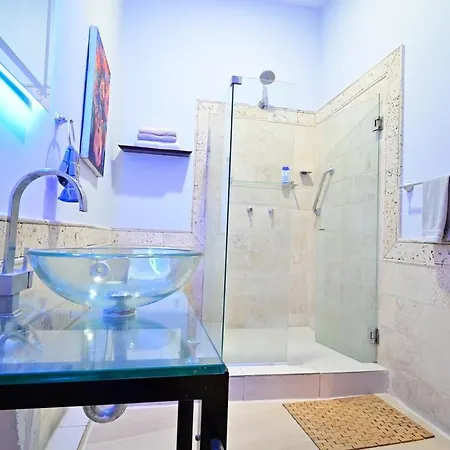 Walled Visitors Ok 5 Bedroom With Jacuzzi Cartagena