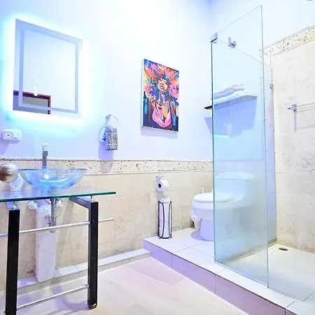 Walled Visitors Ok 5 Bedroom With Jacuzzi