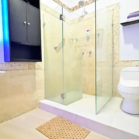 Walled Visitors Ok 5 Bedroom With Jacuzzi Apartamento Cartagena