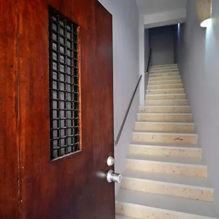 Apartamento Walled Visitors Ok 5 Bedroom With Jacuzzi
