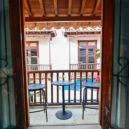 Walled Visitors Ok 5 Bedroom With Jacuzzi Apartamento *